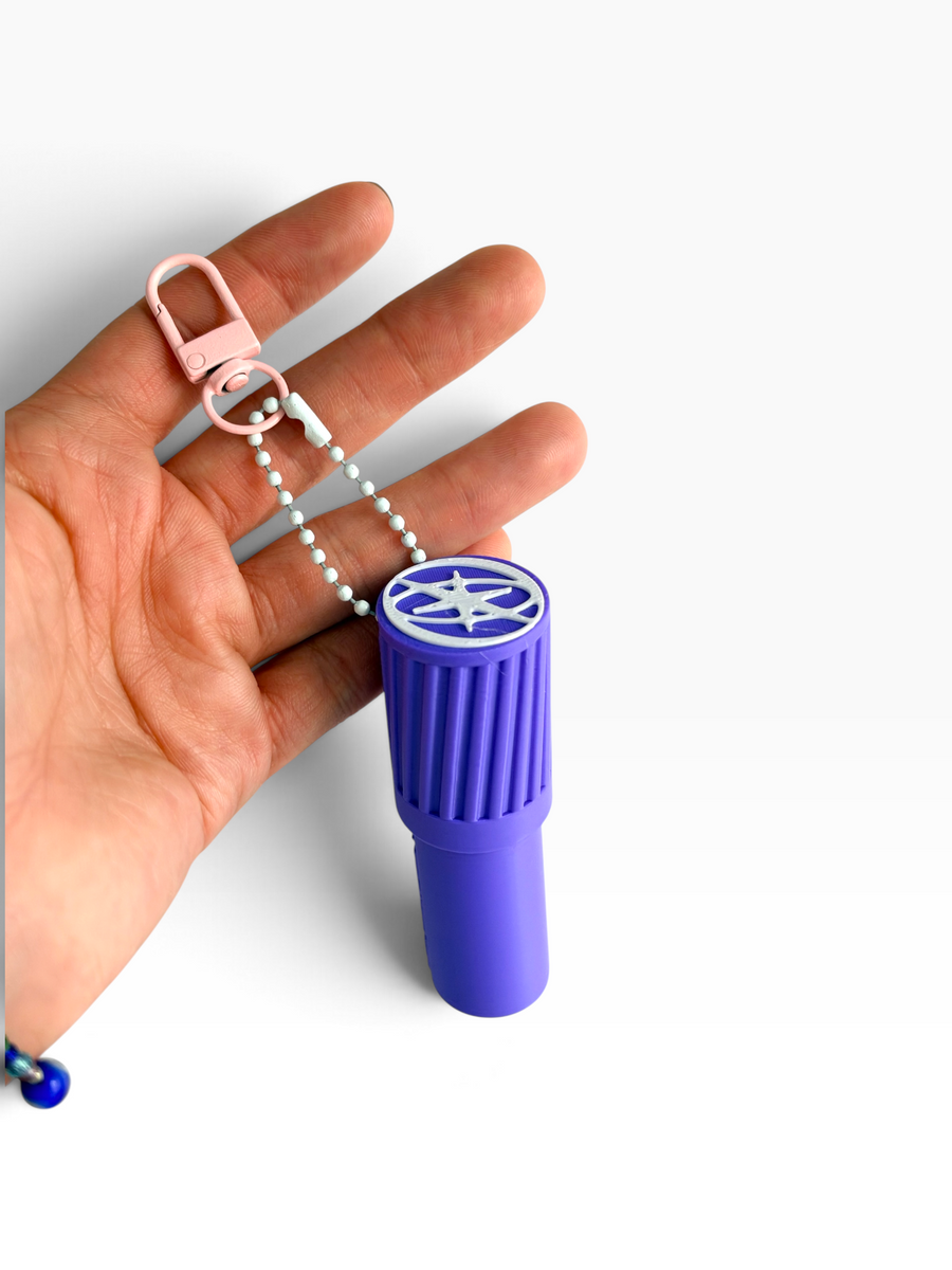 Llavero Lipbalm holder Katseye